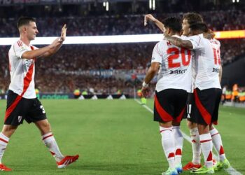 Todo sobre River vs Lanús: Fecha, Hora y Canal de TV